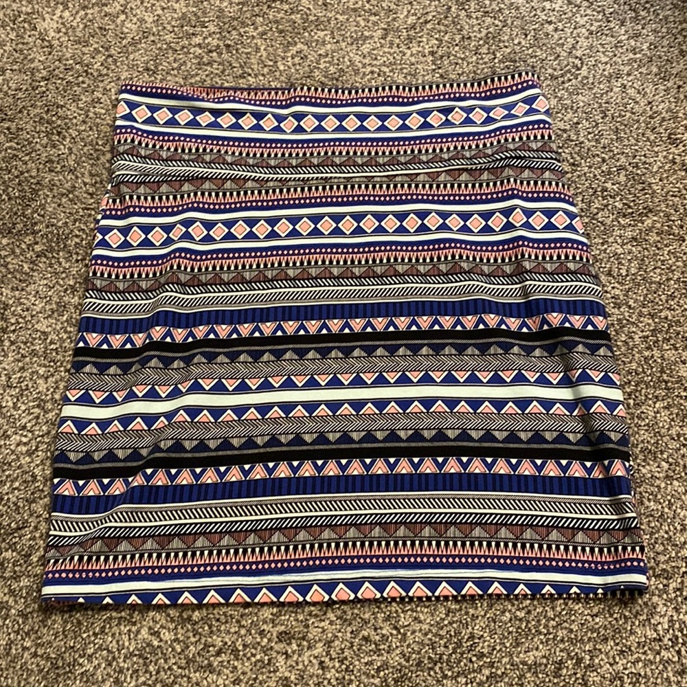 Patterned body-con skirt